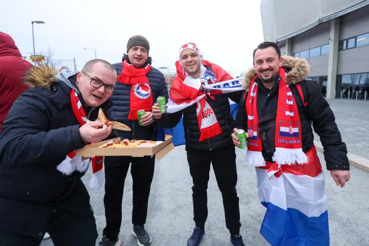 Pogledajte &scaron;to hrvatski navijači rade u Oslu: Jedna vijest u potpunosti ih je &scaron;okirala