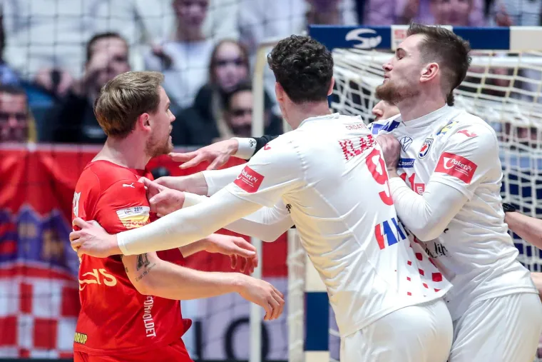 Nisu na&scaron;i dali na sebe