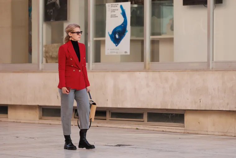 Posebnu pažnju privlačile su djevojke u odvažnim i &scaron;arenim modnim kombinacijama.