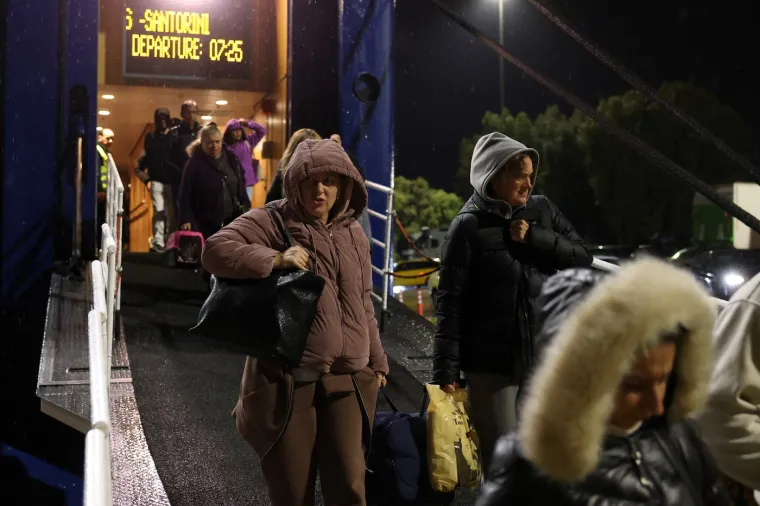 &apos;Sve je zatvoreno. Sada nitko ne radi. Cijeli otok se ispraznio&apos;, rekao je Dori, 18-godišnji stanovnik, za Reuters.