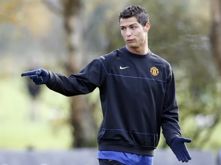 Ni Ronaldo nije zaobišao kirurge: Evo kako je nogometna legenda izgledala prije operacija