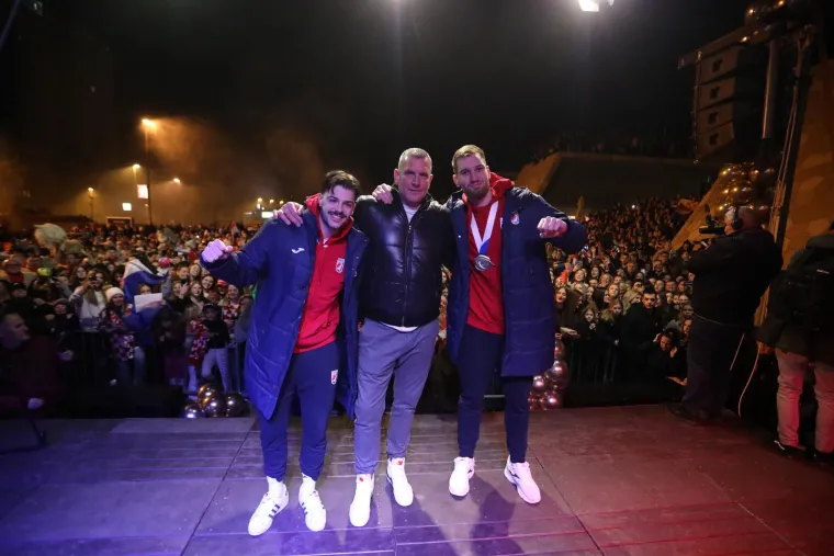 Riječanke imale poruku za Glava&scaron;a, a u Mostaru se Karačiću priključili neočekivani gosti