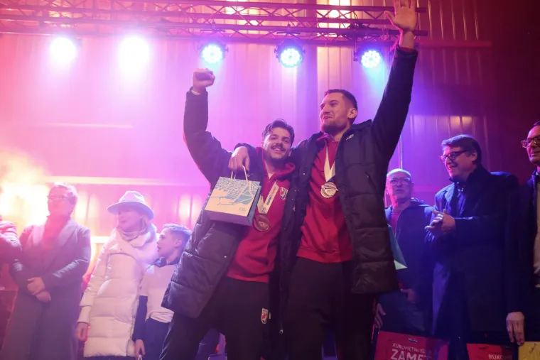 Riječki dečki Glava&scaron; i Lučin u pjesmi 