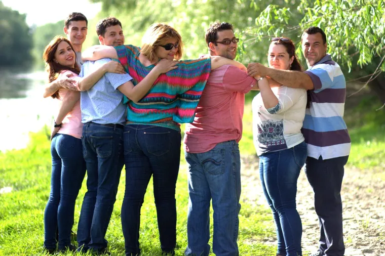 19. "Cijenite svoje prijatelje i provodite vrijeme s njima. Djeca odu kad odrastu i javljaju vam se povremeno, a prijatelji su uz vas cijeli život."