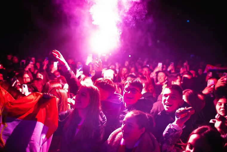 Srpske medije smeta pjevanje "ratne pjesme" "Ako ne zna&scaron; &scaron;ta je bilo" na dočecima