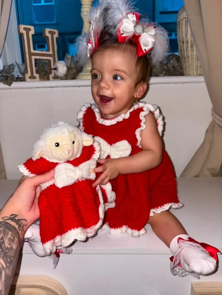 "Bila sam prestravljena i nisam znala &scaron;to očekivati. Posjeli su me u kolica i odveli da vidim kćer. Potpuno sam se skamenila kad sam u&scaron;la u prostoriju. Vidjela sam svoju malu siću&scaron;nu bebu u inkubatoru kako se bori za svaki udah, a bila je prikopčana na brojne cijevi i žice", rekla je Geriiee.