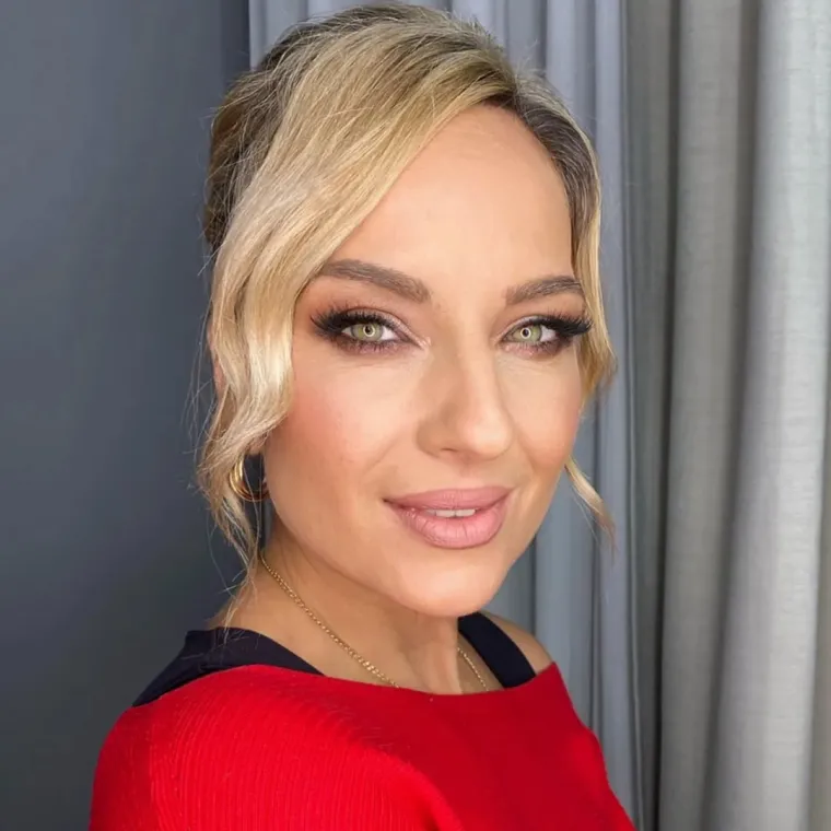 Sandra Lončarić je lijepa, uspješna i talentirana hrvatska glumica koja je svojim radom osvojila srca publike.