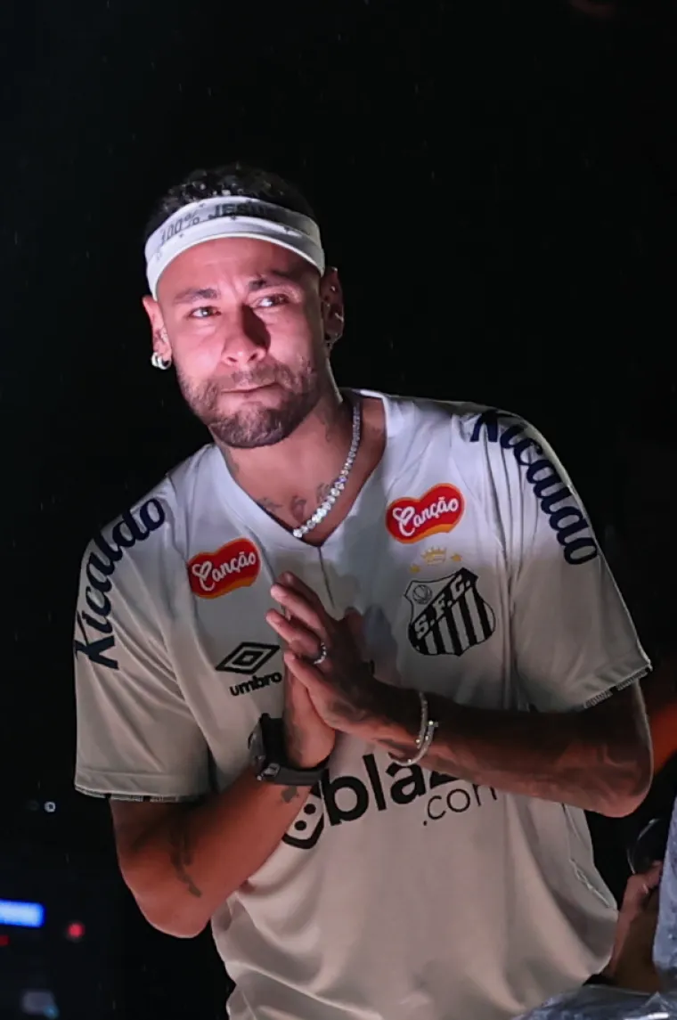 Najveći glumac u svijetu nogometa nije zaboravio padati: U Santosu je dobio u 'nezgodno mjesto'