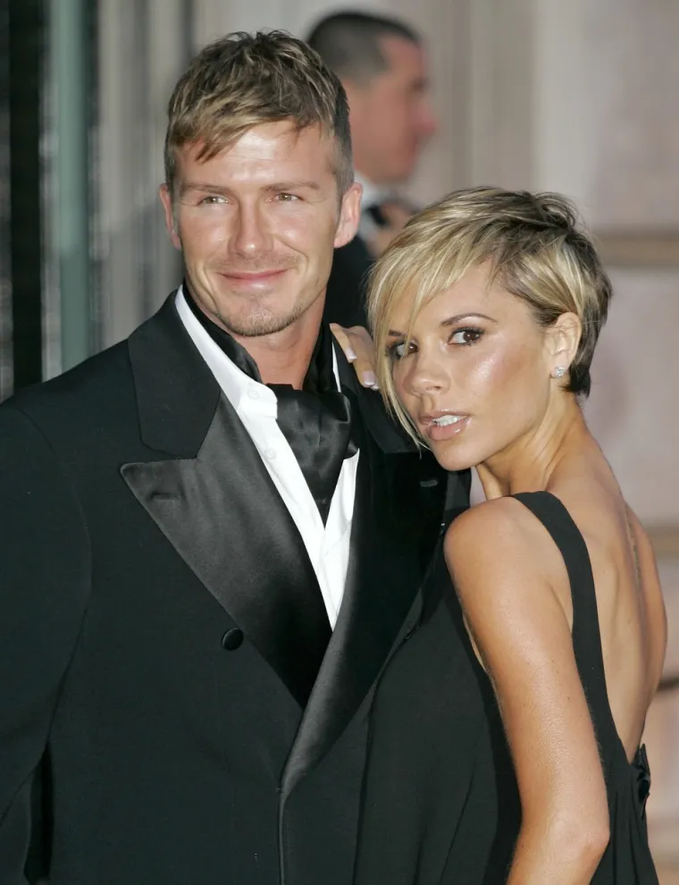 David BeckhamGodine 1999. oženio se s Victorijom Adams (Victoria Beckham), poznatom kao Posh Spice iz grupe Spice Girls. Zajedno imaju četvero djece: sinove Brooklyna, Romea i Cruza te kćer Harper. 