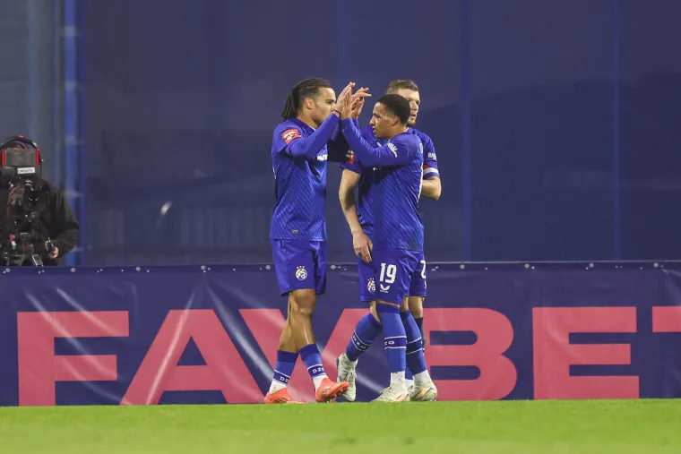 Zajec kao da su mu 'potonule sve lađe', Cannavaro luduje, a ekipa u loži privukla veliku pažnju