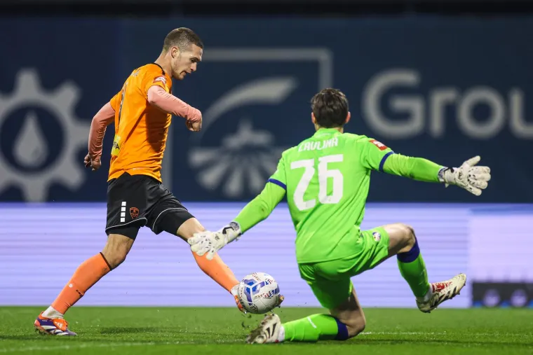 Zajec kao da su mu 'potonule sve lađe', Cannavaro luduje, a ekipa u loži privukla veliku pažnju