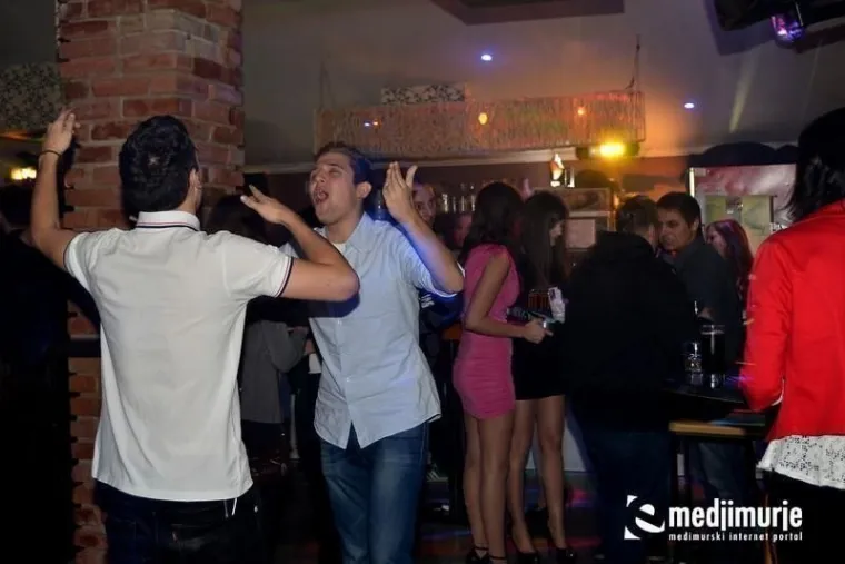 Vikendi su imali jasno pravilo. Petak i subota bili su rezervirani za Taboo, gdje se plesalo do jutra uz hitove koji su dominirali glazbenim ljestvicama. 
