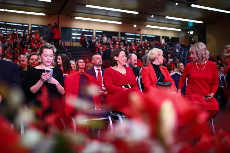 Poznate dame zablistale u dizajnerskim haljinama, razlog je ba&scaron; jako važan!