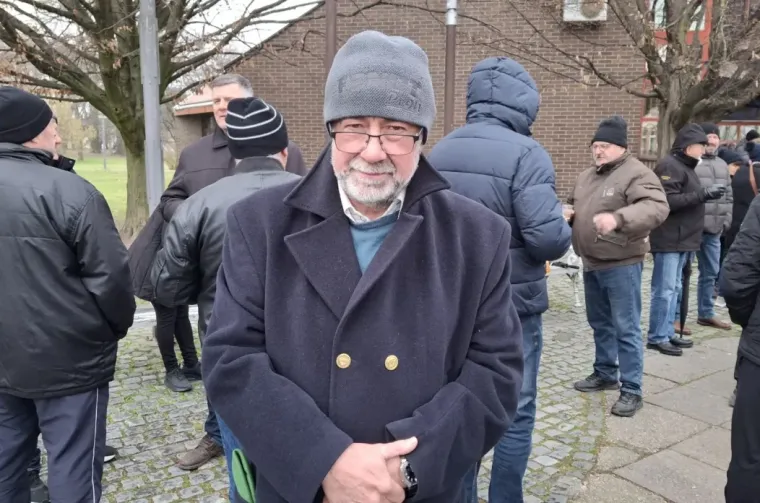 Dr. Zvonimir Magaš, najstariji kirurg, održao je emotivan govor, tražeći smjenu ravnatelja i veću odgovornost u bolnicama.