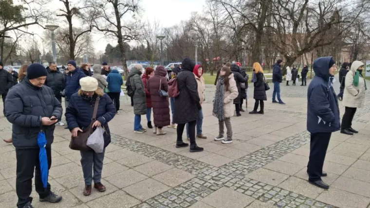 U Međimurju se opet prosvjeduje: Prepun trg traži smjenu ravnatelja bolnice, podržali ih političari