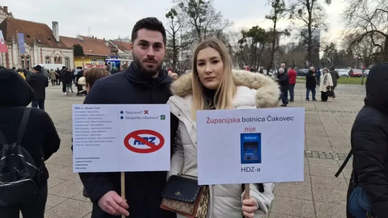 U Međimurju se opet prosvjeduje: Prepun trg traži smjenu ravnatelja bolnice, podržali ih političari