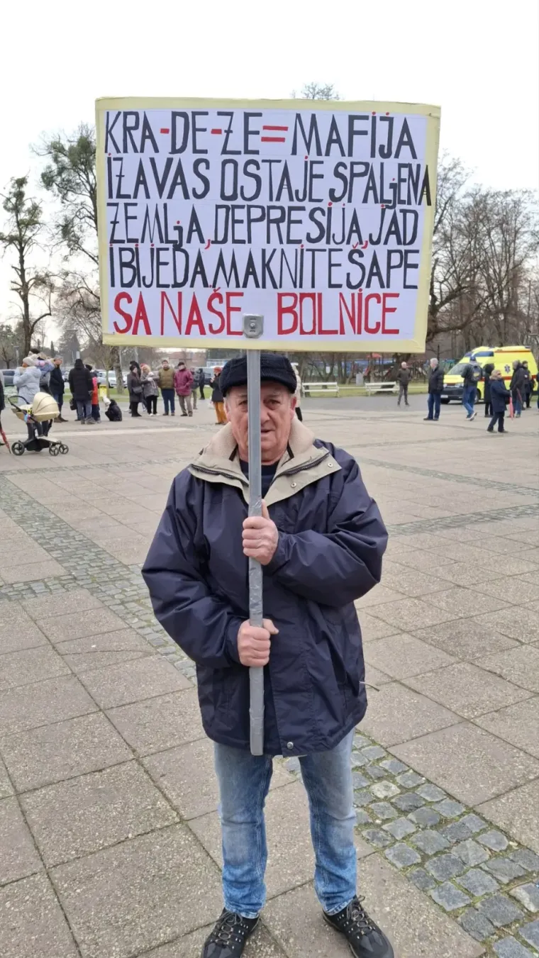 U Međimurju se opet prosvjeduje: Prepun trg traži smjenu ravnatelja bolnice, podržali ih političari