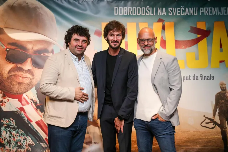 Za Zadarski tjednik je objasnio što za njega predstavlja filmska i kazališna industrija: &quot;Ne možemo ovo nazvati karijerom, to je iluzija, nema karijere, važno je samo jesmo li sretni u životu. Ja jesam sretan jer radim posao koji obožavam, to je blagoslov.&quot;