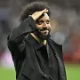 U mirovinu odlazi nakon igranja u Fluminenseu, članu brazilske Serie A, mjestu gdje je započeo i eto završio karijeru. Fluminense je raskinuo ugovor s njim početkom studenoga prošle godine, a nakon što nije pronašao novi angažman, odlučio se za mirovinu, u koju ide nakon 721 utakmice, 58 pogodaka, 117 asistencija i sa statusom jednog od najboljih lijevih bekova u povijesti nogometa.