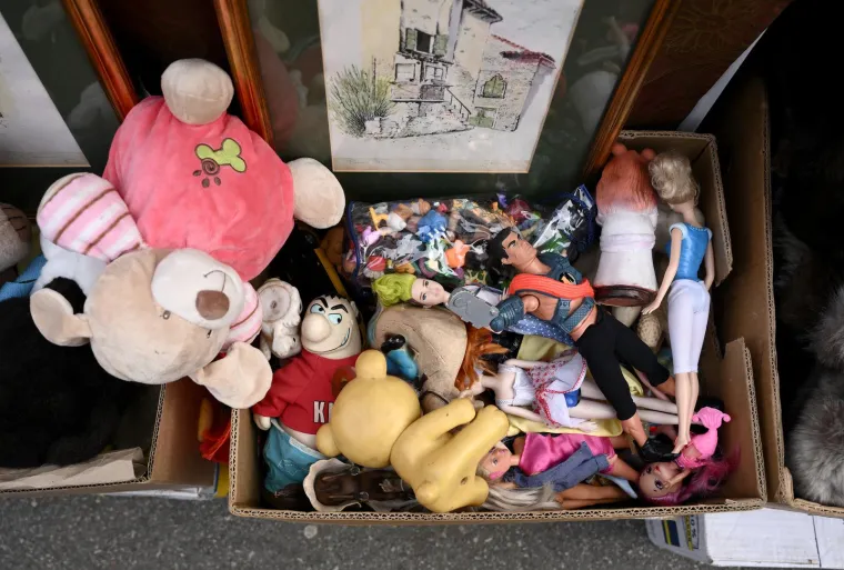 Na Britanac u lov na starine na najživlji sajam u gradu: Od nerca do Barbie lutkica i oklopa za vitezove