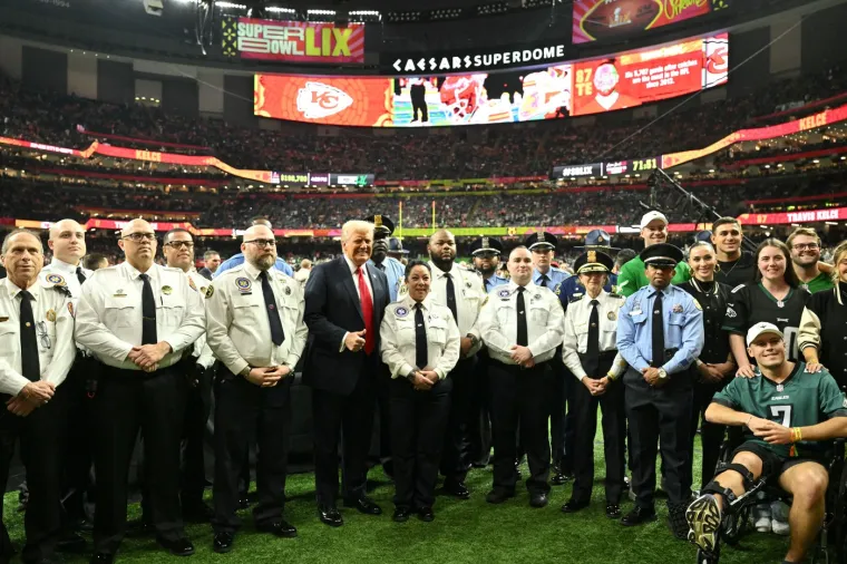 Donald Trump 'osvojio' Superbowl, a megazvijezda izviždana: Čak joj se narugao