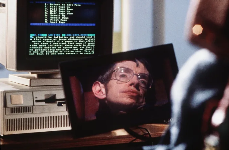 Legendarni engleski fizičar rekao je da je Veliki prasak bio neizbježan zbog zakona gravitacije te je tako osporio uvjerenje Sir Isaaca Newtona da je svemir morao dizajnirati Bog jer nije mogao biti stvoren iz kaosa.