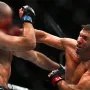 Du Plessisu je ovo bila 11. uzastopna pobjeda, deveta u UFC-u i 23. u 25 profesionalnih mečeva karijere. Posljednji poraz Du Pleissis doživio je još u listopadu 2018. kad mu je hrvatski borac Roberto Soldić oduzeo naslov prvaka KSW-a i revanširao mu se za poraz nekoliko mjeseci ranije. UFC-ov pojas osvojio je u siječnju prošle godine baš protiv Stricklanda, a ovo mu je bila druga uspješna obrana.