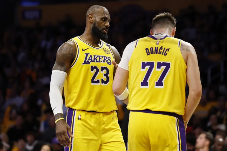 Lakersi su na svom terenu lako svladali Utah Jazz i zabilježili šestu uzastopnu pobjedu.