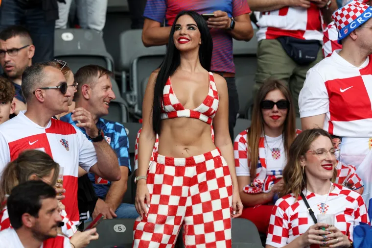 Iako je godinama bila prisutna na tribinama podržavajući hrvatsku nogometnu reprezentaciju, globalnu slavu stekla je tijekom Svjetskog prvenstva u Katru 2022. godine.