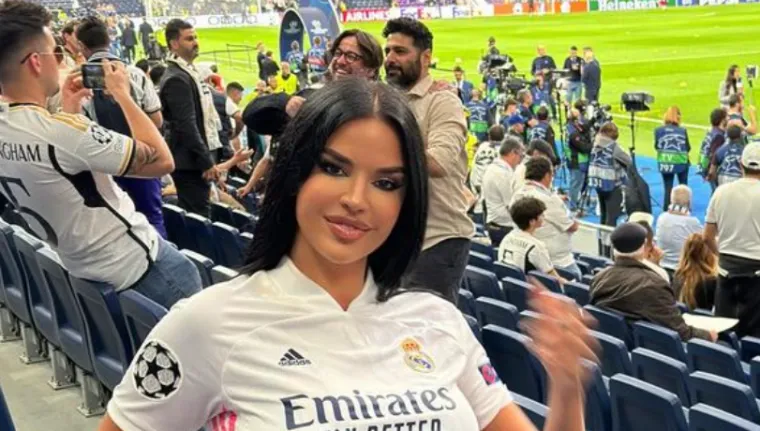 Kakva moć Photoshopa! Ovako najpoznatija hrvatska navijačica Ivana Knoll izgleda uživo