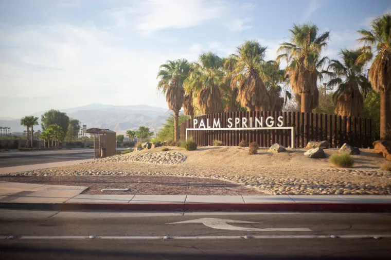 Kalifornija je bila najteže pogođena ovom ekstremnom vrućinom. U listopadu 2024. Palm Springs je zabilježio temperaturu od 47 Celzijeva stupnja, što je najviša temperatura ikad zabilježena u SAD-u u listopadu.