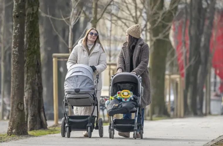 Tko je plavu&scaron;a sa blistavim osmijehom koja je očarala Karlovčane? Ovako je izgledala &scaron;pica