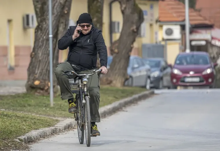 Tko je plavu&scaron;a sa blistavim osmijehom koja je očarala Karlovčane? Ovako je izgledala &scaron;pica