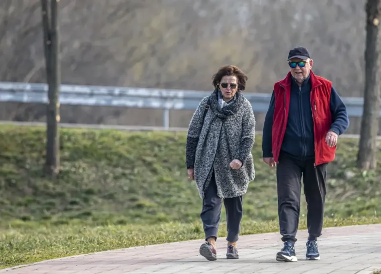 Tko je plavu&scaron;a sa blistavim osmijehom koja je očarala Karlovčane? Ovako je izgledala &scaron;pica