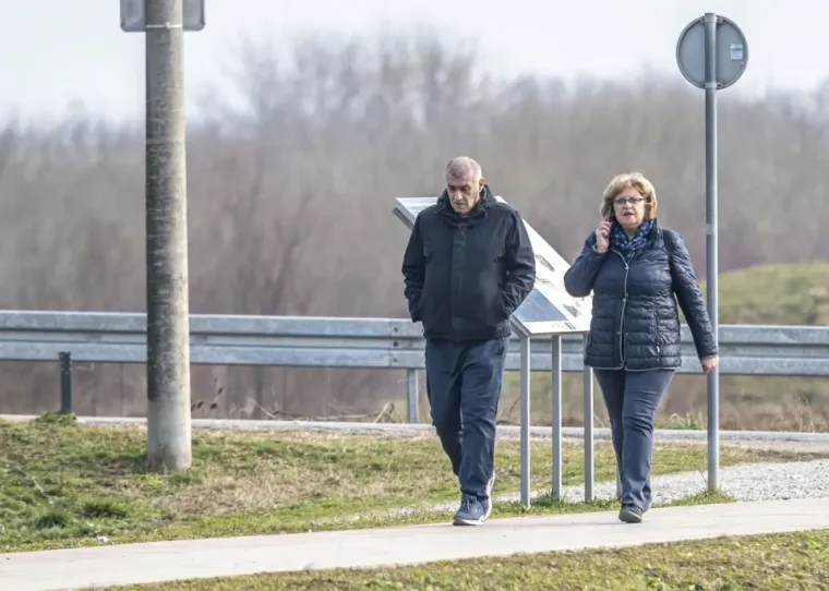 Tko je plavu&scaron;a sa blistavim osmijehom koja je očarala Karlovčane? Ovako je izgledala &scaron;pica