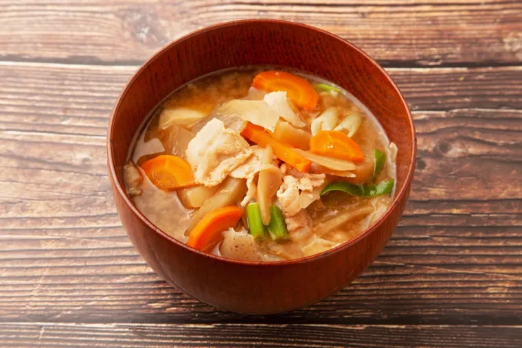 7. Miso juha i povrće