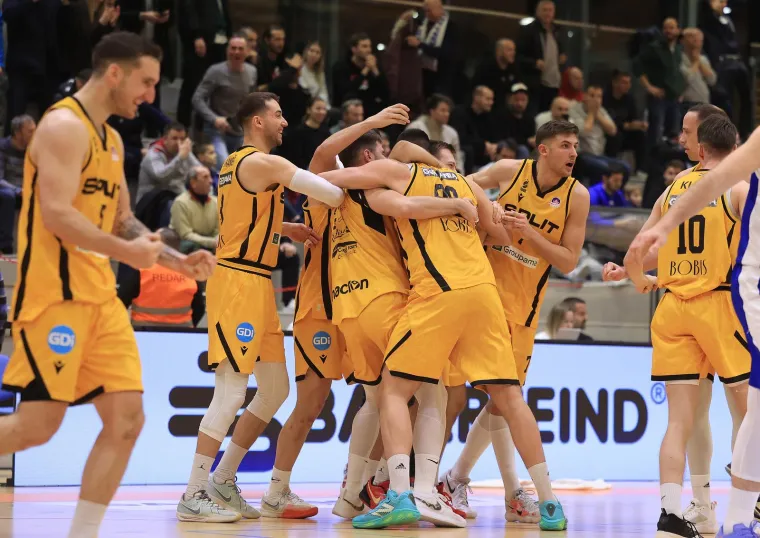 Mate&scaron;a i njegova 30 godina mlađa supruga gledali dramatičnu utakmicu: Poruka o ljubavi koja nema cijenu privukla pažnju