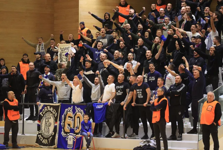 Mate&scaron;a i njegova 30 godina mlađa supruga gledali dramatičnu utakmicu: Poruka o ljubavi koja nema cijenu privukla pažnju