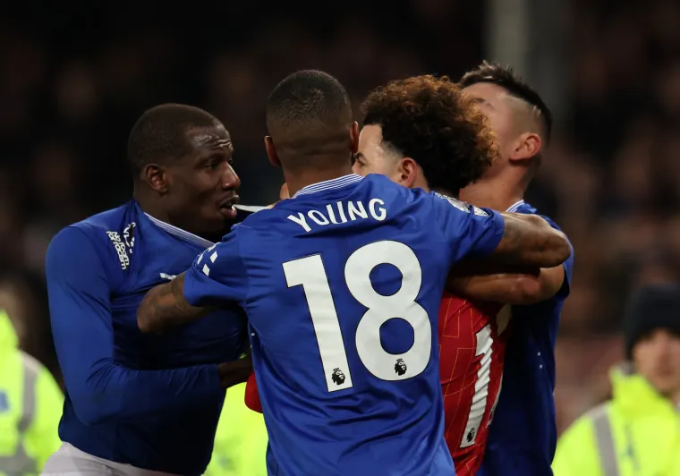 Bio je to 120. i posljednji Merseyside derbi u povijesti na Goodison Parku i to kakav - pun ludila i situacija o kojima upravo bruji čitava Engleska. Everton od iduće sezone seli na novi stadion. Obje momčadi su na kultnom travnjaku Toffeesa upisale po 41 pobjedu, dok je 38 susreta završilo bez pobjednika.