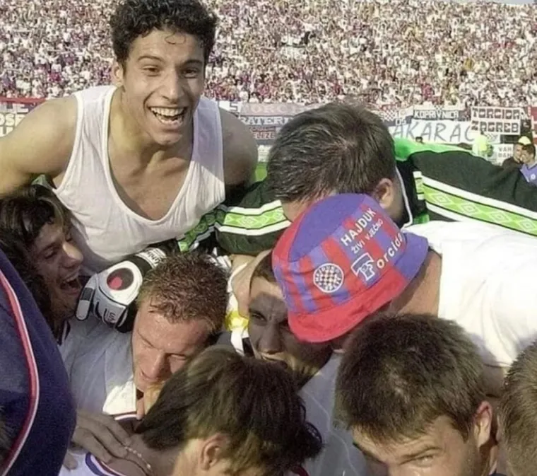 Proslava naslova HNL-a 2001. Sjećate li se ovoga lica? Naravno radi se o dana&scaron;njem treneru Gorice Mariju Careviću