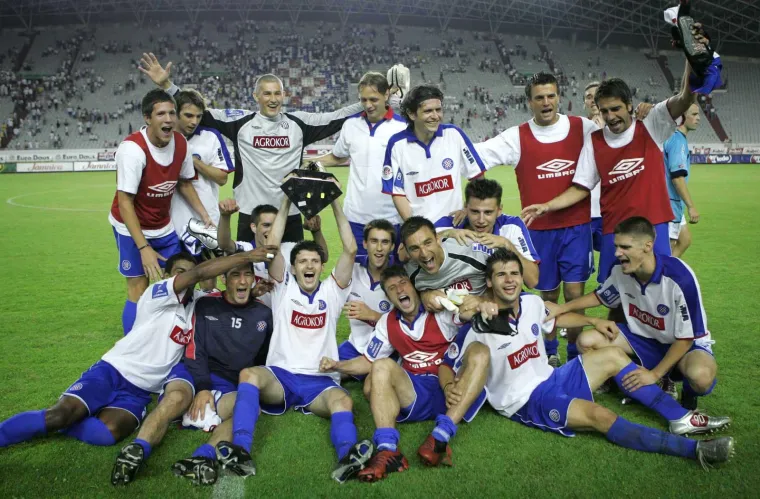 Proslava osvojenog superkupa 2005. kad je Hajduk vodio legendarni Ćiro Blažević.