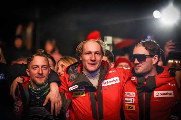 Mnogi su pohvalili timski duh &Scaron;vicaraca, ističući da je ovo dokaz njihove povezanosti i spremnosti na zabavu.
