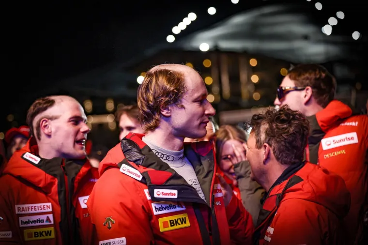 Čak je i skija&scaron;ka legenda Beat Feuz, sada stručni komentator SRF-a, zamalo postao dio ove brijačke avanture.