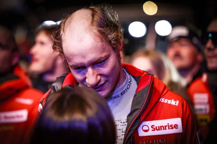 Očito je da je Feuz, poznat po svojoj besprijekornoj frizuri, odlučio preskočiti ovu rundu "uljep&scaron;avanja".