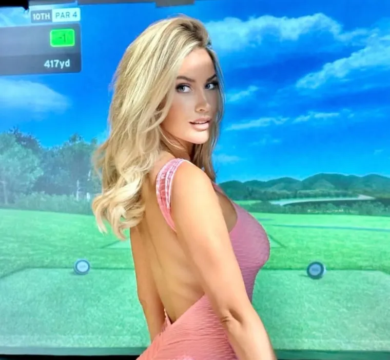 Bivša je golferica 2016. godine započela vezu s bivšim igračem bejzbola i osobnim trenerom Stevenom Tinocom. Njihova ljubav brzo je napredovala, te su se iste godine zaručili, a 2018. godine i vjenčali.