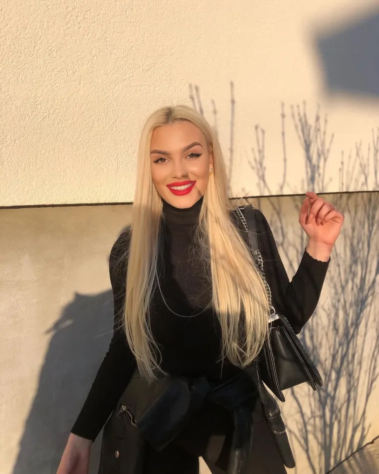 Na Instagramu Beta ima 14 tisuća pratitelja, a brojni fanovi redovito je časte komplimentima.