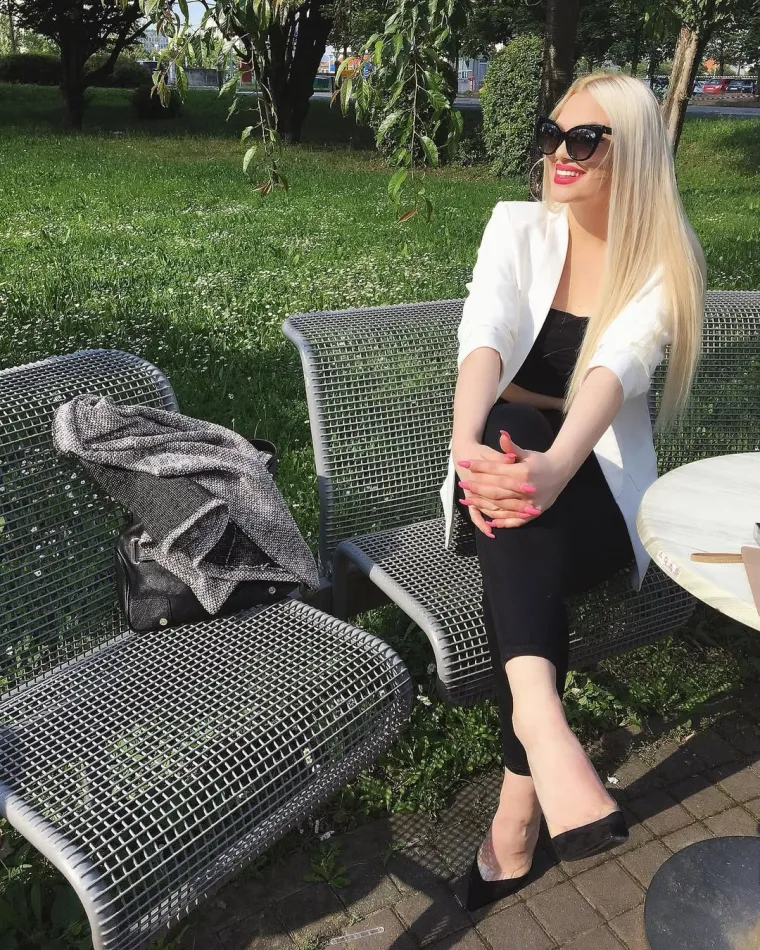 Ostavila nogomet i primila se mikrofona: Atraktivna pjevačica magnet je za mu&scaron;karce