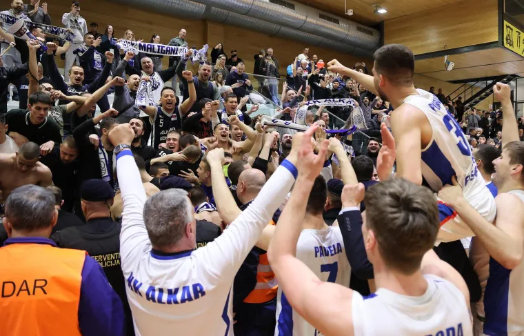Miro Bulj u navijačkoj ludnici: Povijesni uspjeh Alkara slavio se u neviđenim scenama bez imalo susprezanja