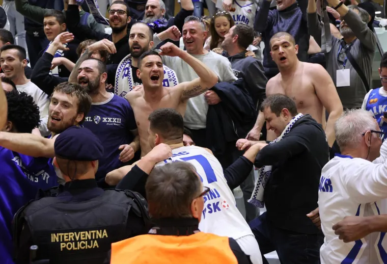 Miro Bulj u navijačkoj ludnici: Povijesni uspjeh Alkara slavio se u neviđenim scenama bez imalo susprezanja