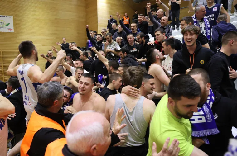 Miro Bulj u navijačkoj ludnici: Povijesni uspjeh Alkara slavio se u neviđenim scenama bez imalo susprezanja